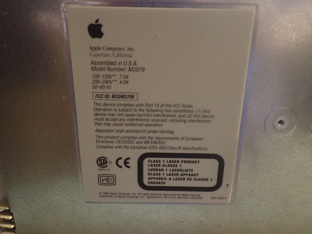 Apple Power Macintosh 7200/75 M3979 - powers up ask for disk as is