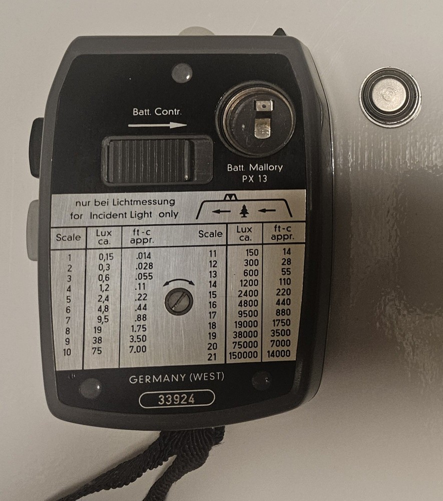 Gossen Lunasix Light Exposure Meter With Original Leather Case