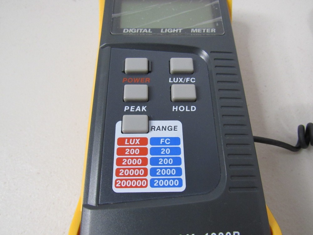Digital Illuminance Light Meter LCD Display LX-1330B Working-Used
