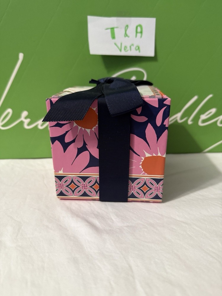 Vera Bradley Loves Me Take Note Cube NWT Retired Pattern