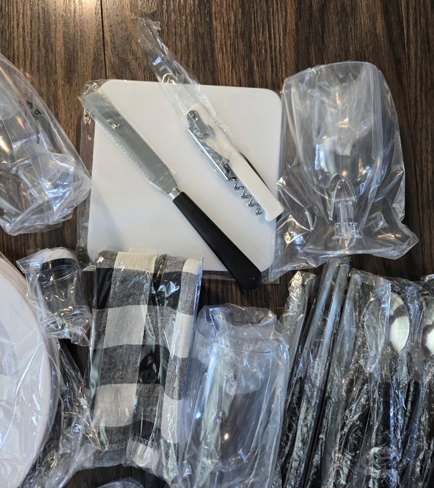 WILLOW WOODS Picnic Place Setting for Four NEW IN OPENED BOX