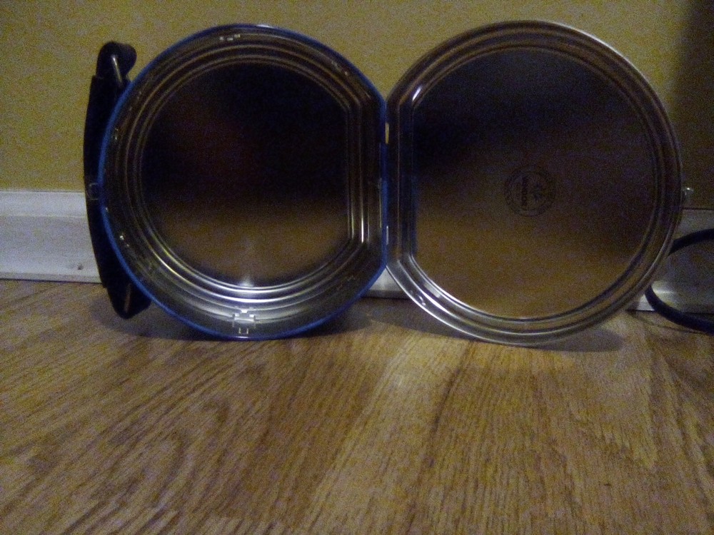 Grateful Dead Skeleton Tin Drum Lunch case 2000 Excellent Condition