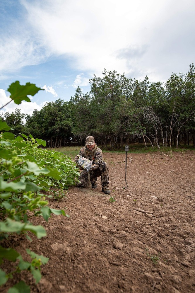 Camo Corn Deer Attractant – Nutritious Crushed Corn Blend for Bigger Bucks