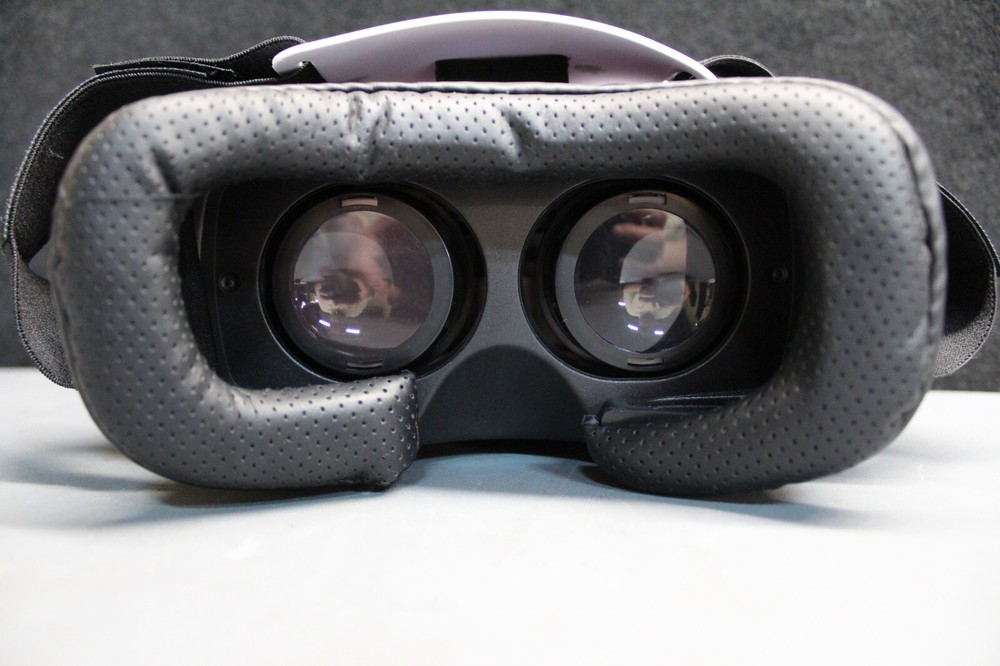 GABBA GOODS VIRTUAL R3DLITY HEADSET, 3D VIRTUAL REALITY