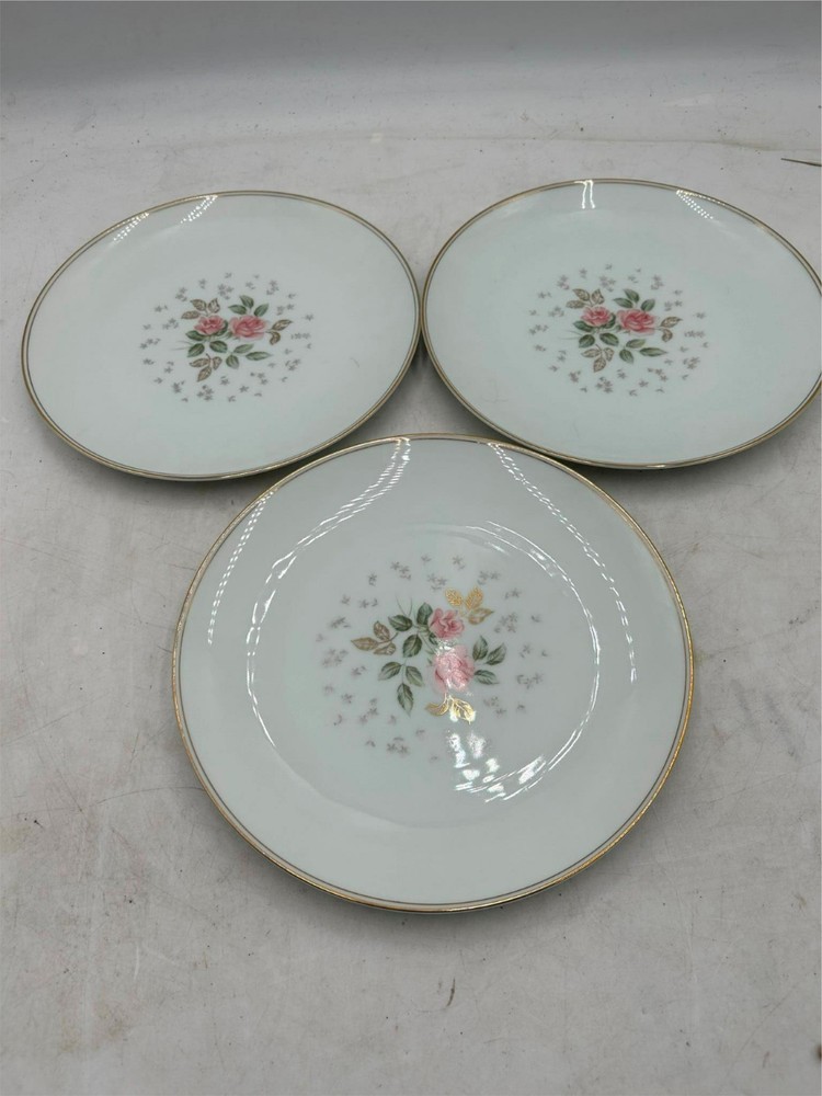 3)  NORITAKE  ROSEBUD  DINNER PLATES