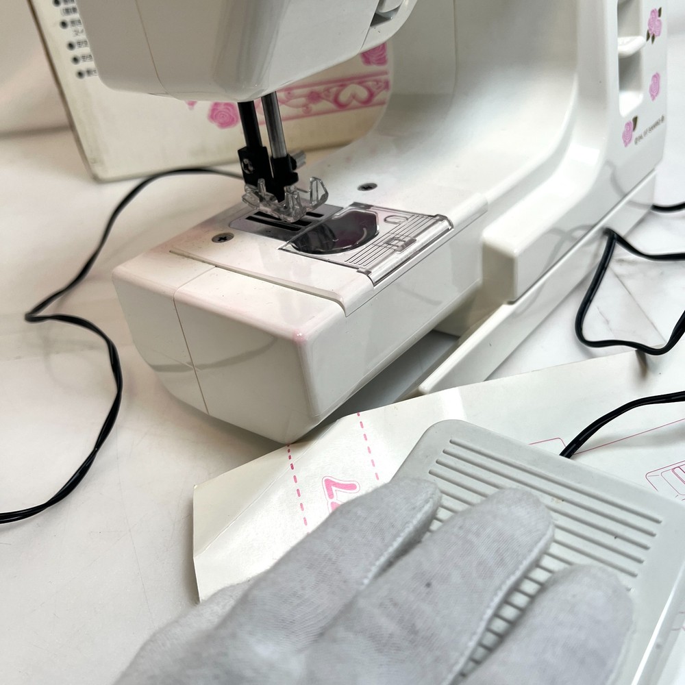 Janome Hello Kitty compact sewing machine YN-777 Operation confirmed Beginner JP
