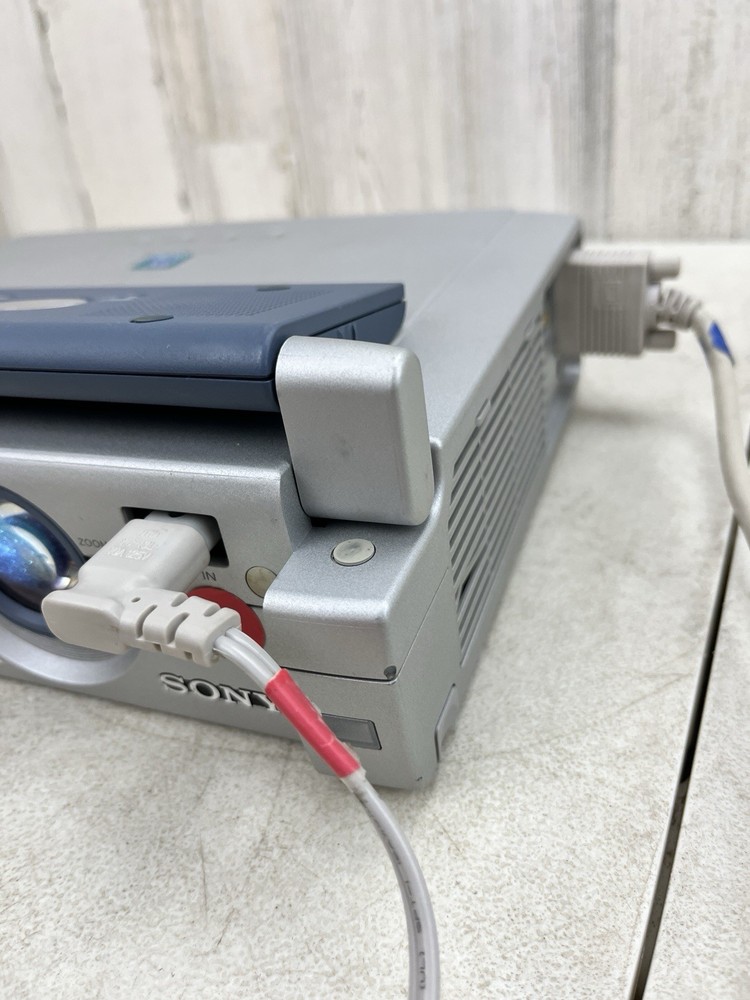 Sony LCD Portable Projector SCGA VPL-CS4 Tested/Working w/Remote & Cables