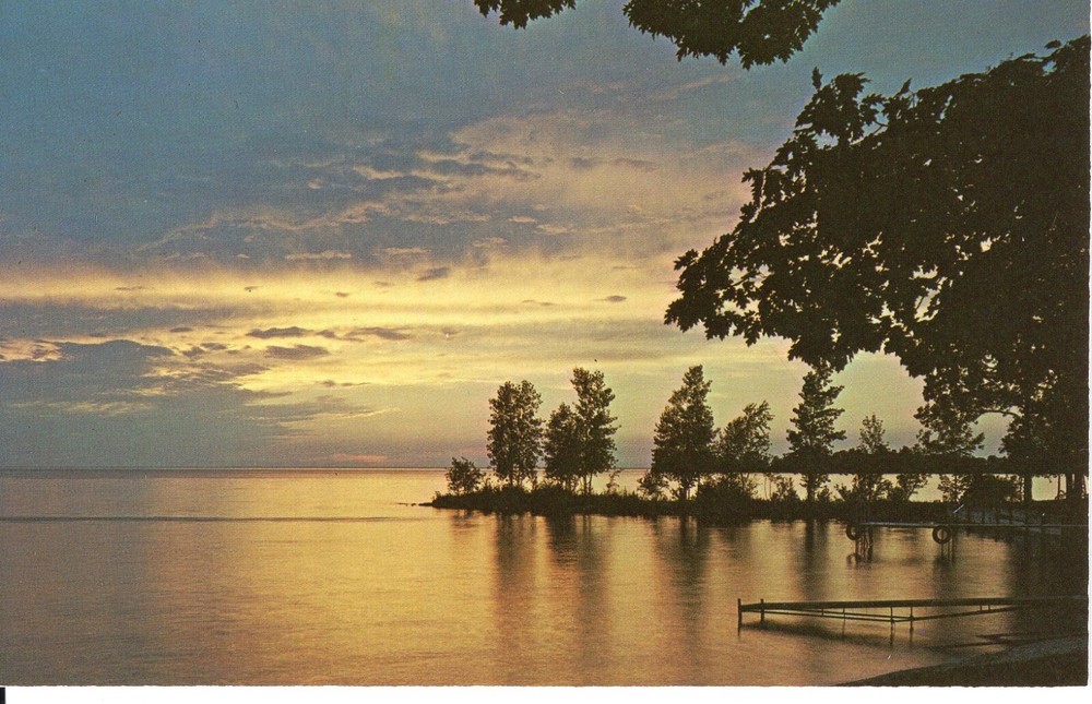 SUNSET ON BEAUTIFUL GREEN BAY - PC1432