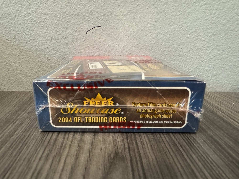 2004 Fleer Showcase Football Hobby Box Sealed