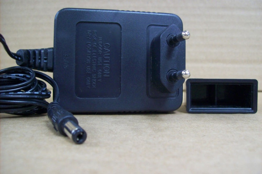 AC - DC ADAPTOR AD-1200800DV