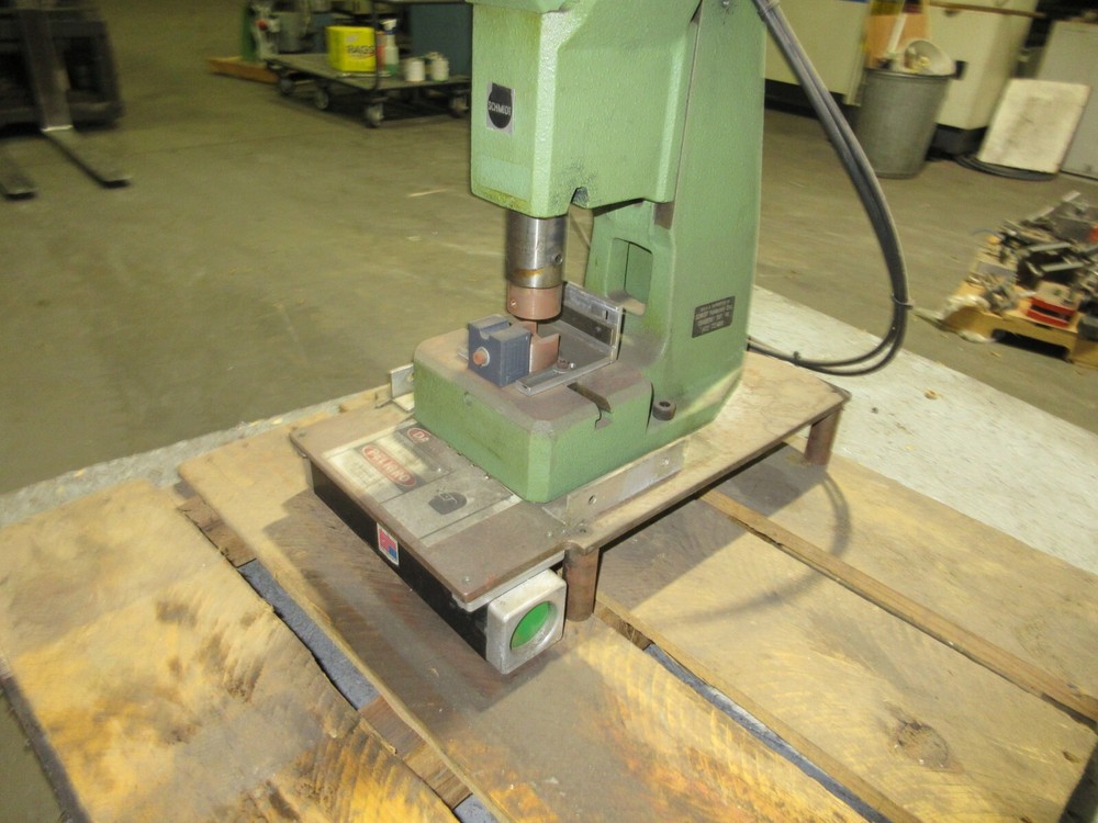 SCHMIDT PNEUMATIC TOGGLE PRESS TYPE 32 , 32-151-95 , #1