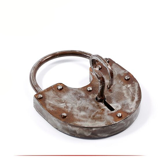 HANDMADE IRON BASE METAL LOCK & KEY TABLE DECOR