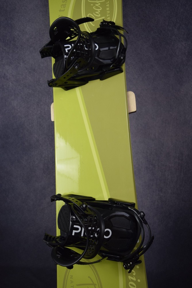NEW PACIFIC SNOWBOARD SIZE 154 CM WITH PICCO LARGE BINDINGS