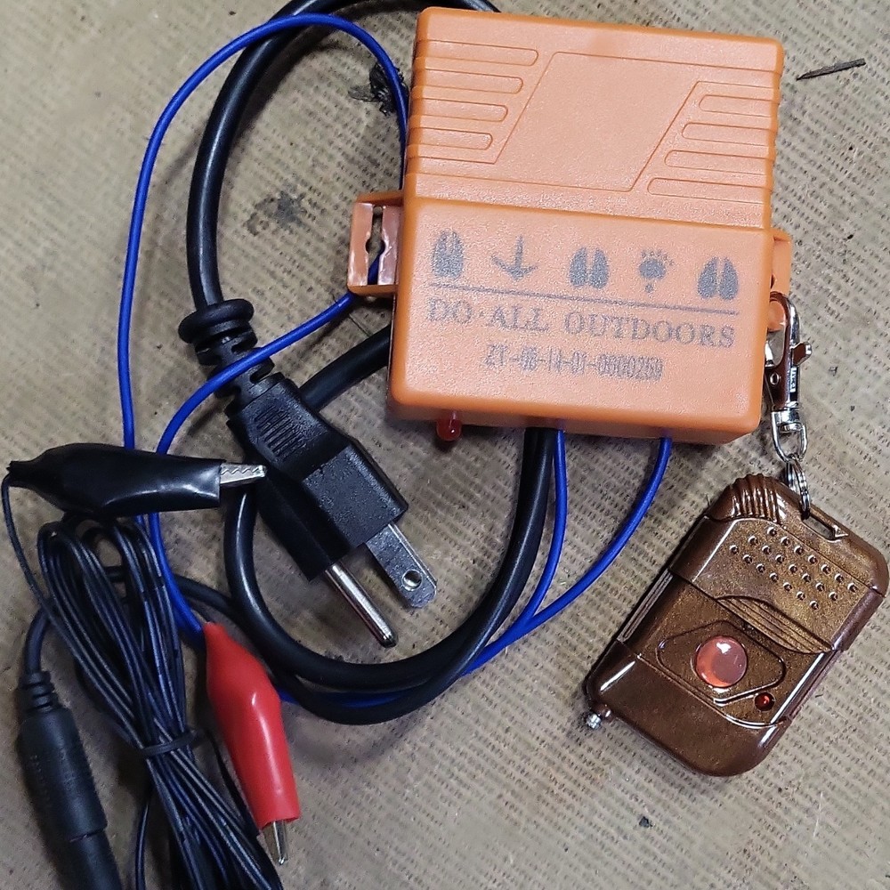 DO-ALL OUTDOORS Remote Control Decoy Set with Controller, Remote & Cable
