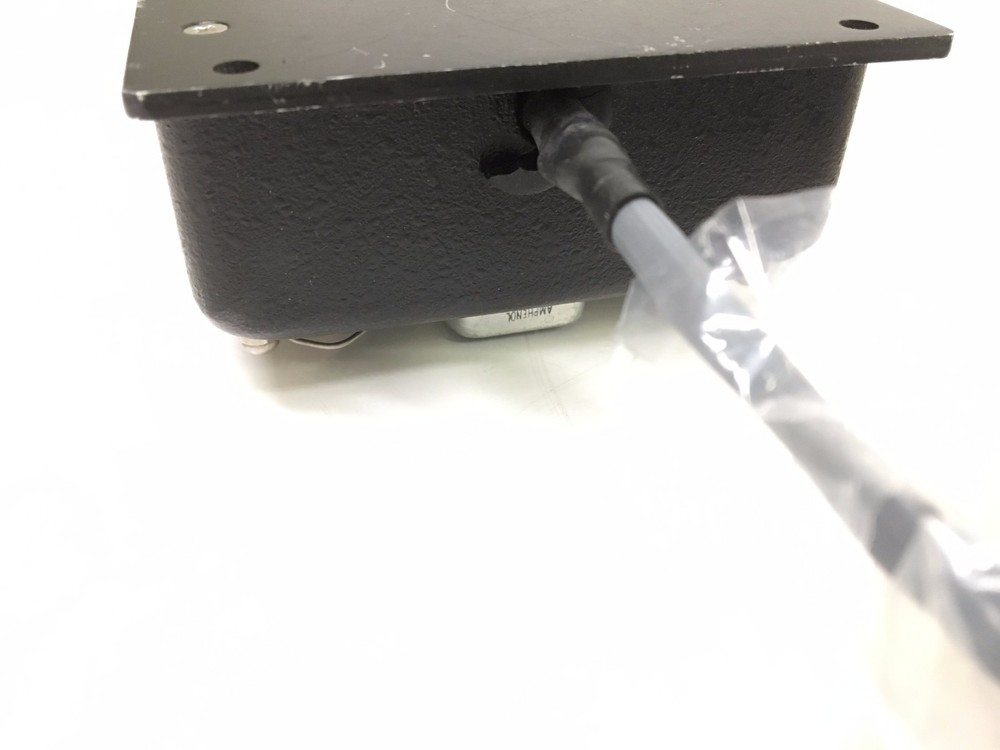 MKS Instruments 221A Baratron Absolute Pressure Transmitter & Signal Conditioner