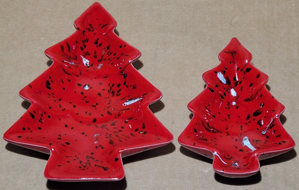 2 Vtg Ceramic Christmas Tree Candy Nut Dishes Nesting Speckled Red Black & White