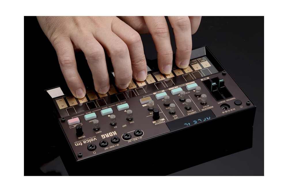 Korg Synthesiser (VOLCAFM2) Single