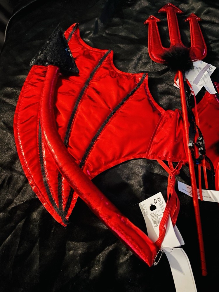 NWT Red Devil Costume Accessory Set