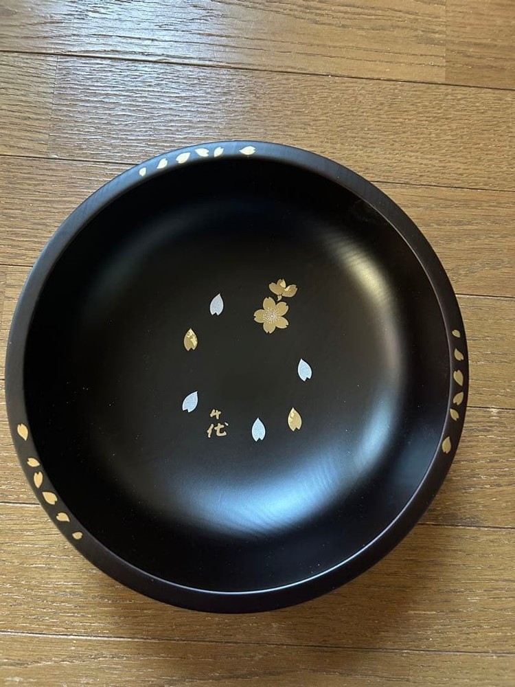 Uno Chiyo lacquerware confectionery bowl Maisakura