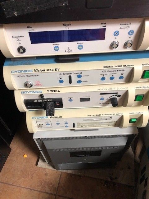 SMITH & NEPHEW DYONICS 300XL XENON LIGHT SOURCE