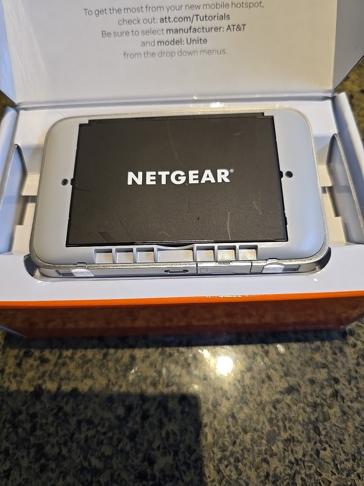 AT&T Unite(Netgear) Mobile Hotspot - White