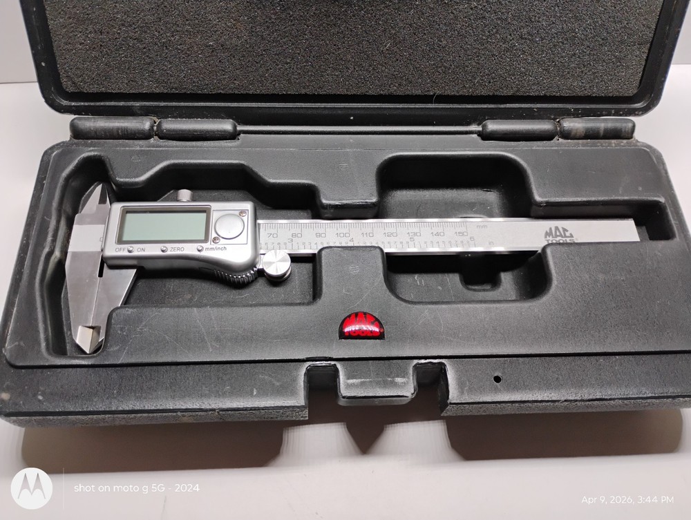 MAC ELECTRICAL DIGITAL CALIPER 0-6, #DC61232, MAC TOOLS , WITH HARD CASE,    (B2