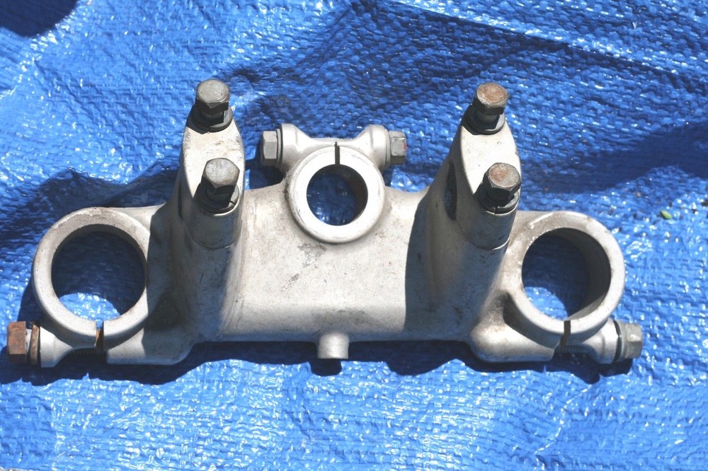 1981 SUZUKI DR 500 OEM TOP TRIPLE TREE