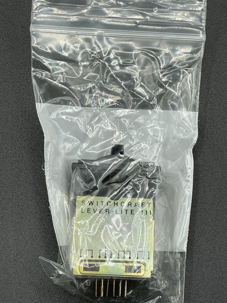 Switchcraft Lever-Lite, Illuminated, 3 position, locking NOS