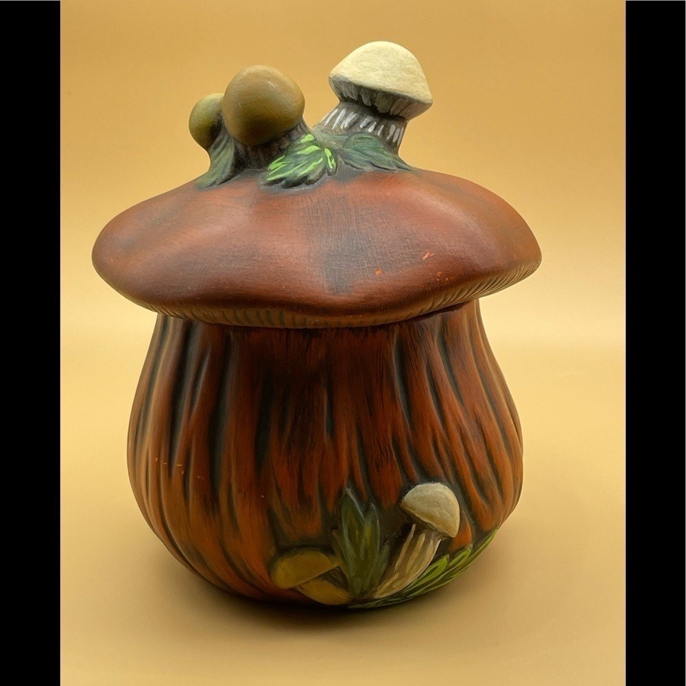 🎉🎉HOST PICK🎉🎉Vintage Ceramic Mushroom Canister, EUC