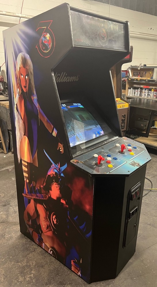ULTIMATE MORTAL KOMBAT 3 ARCADE MACHINE by MIDWAY 1995 (Excellent Condition)