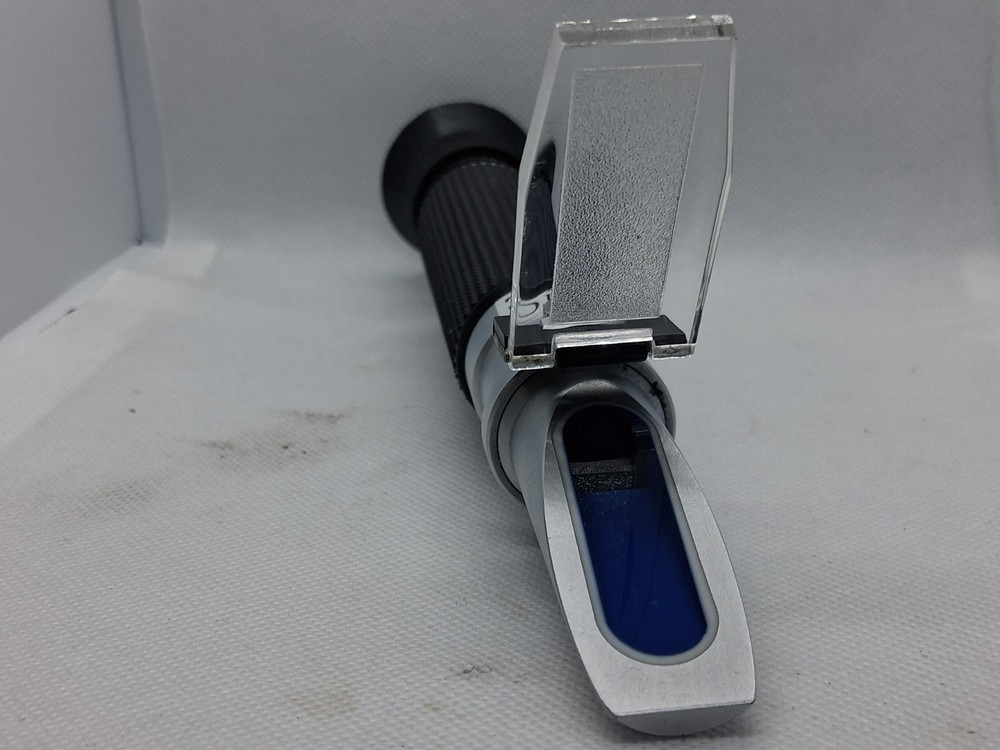 Portable Refractometer With Copper ATC (0-32 Brix)