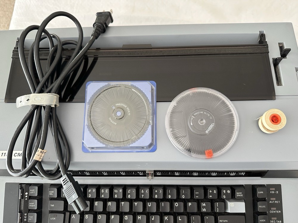 Swintec 1186 CMP Electronic Typewriter with extra daisy wheels