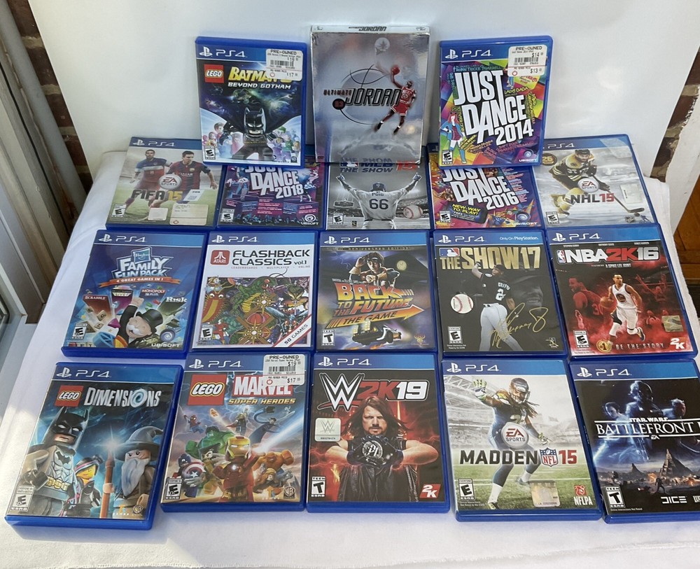 17 Playstation PS4 Empty Game Cases + 9 Manual
