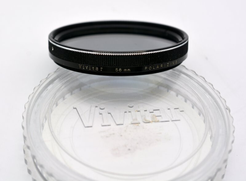 VIVITAR 58mm POLARIZING FILTER AND PLASTIC CASE, JAPAN