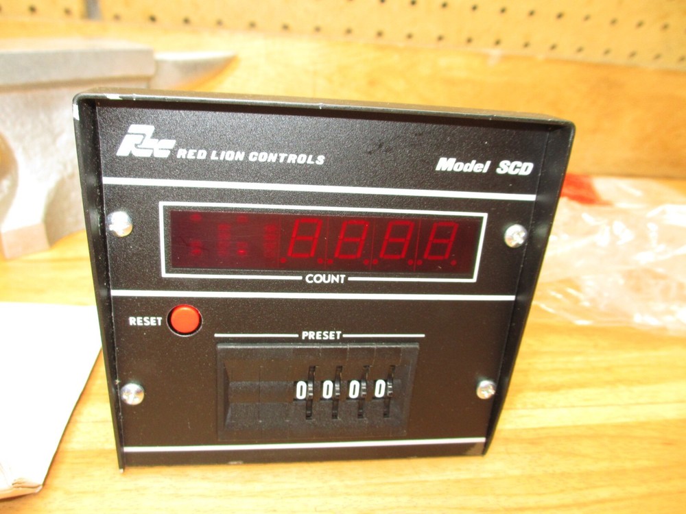 Red Lion Controls SCD00400 *NEW* Presettable Counter