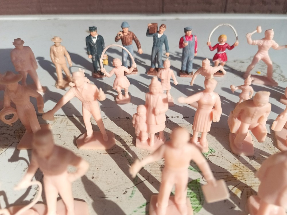 Model Train Accessories-people