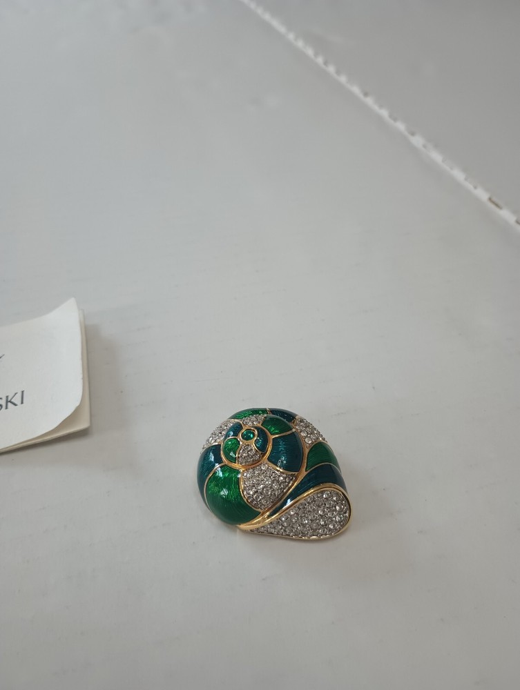 SIGNED SWAROVSKI PAVE' CRYSTAL SHELL PIN ~ BROOCH RETIRED ** CLEAN **