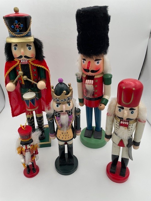 Lot of 5 Vintage Various Nutcrackers---SEE DESCRIPTION!!!!