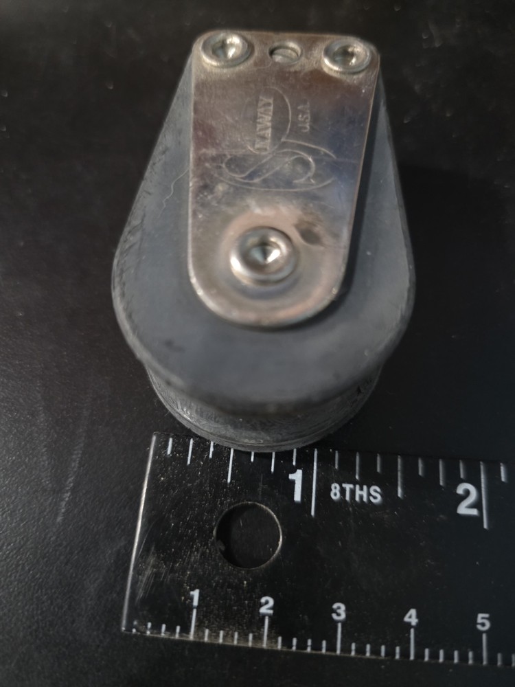 Seaway 2-1/2 (64mm) Swivel Single Block Sailing Hardware