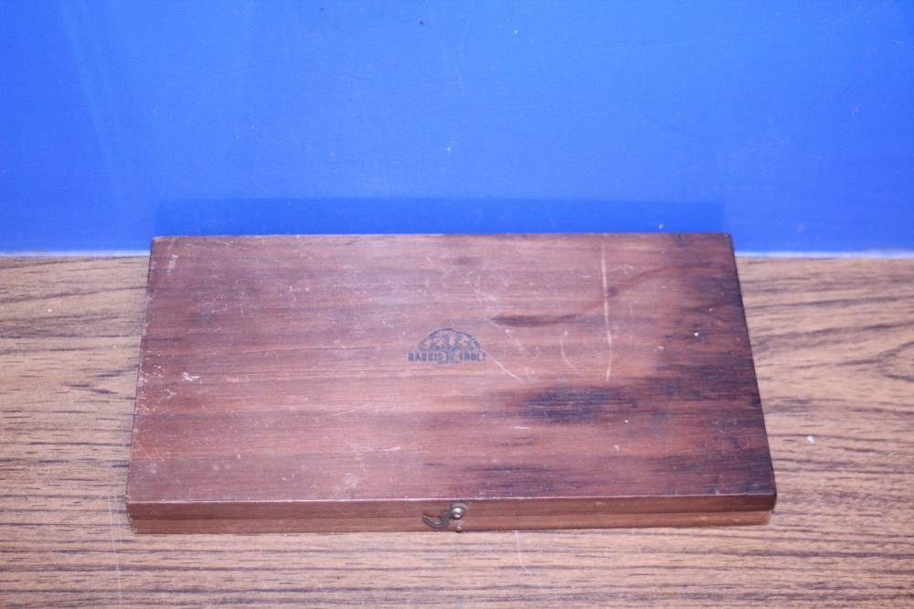 Vintage Harris Tool Wood Case