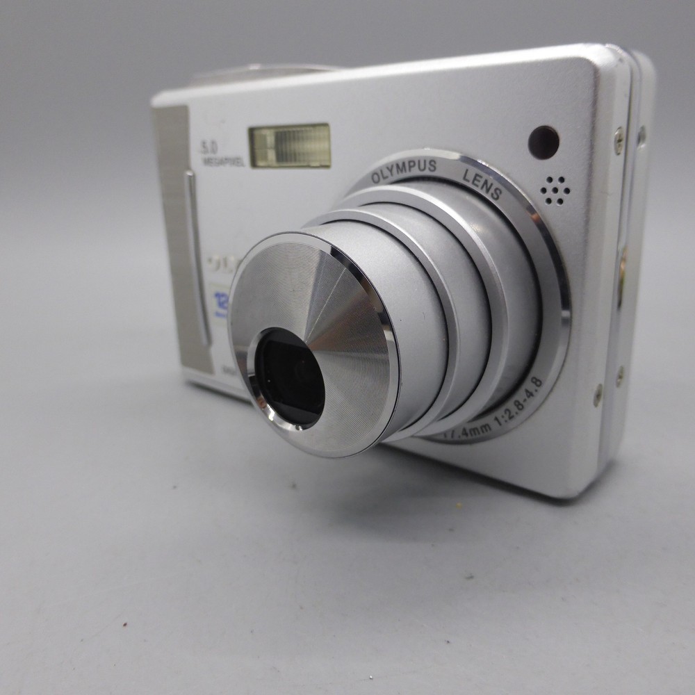 Olympus Digital Camera FE-5500 5.0MP Silver Tested