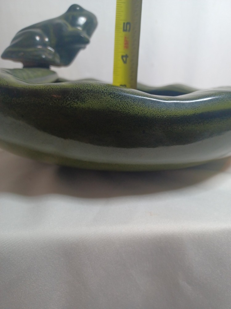 Green Glazed Ceramic Fountain Bird Bath with Frog
