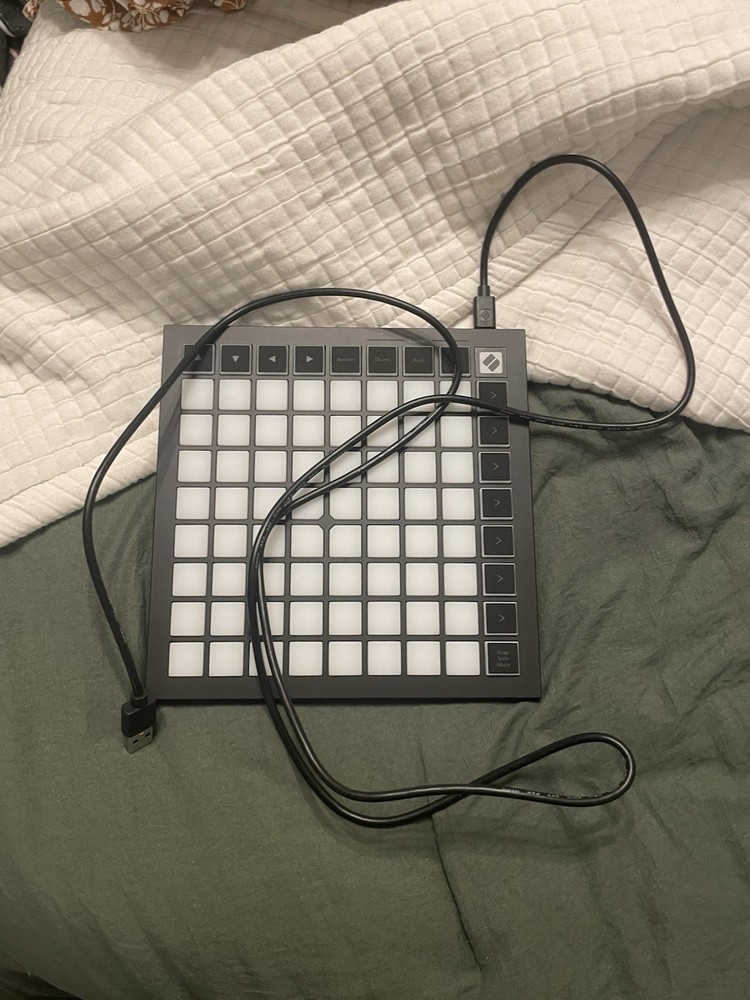 Novation Launchkey Mini MK3 25-Key Midi Keyboard Controller with Power Cable