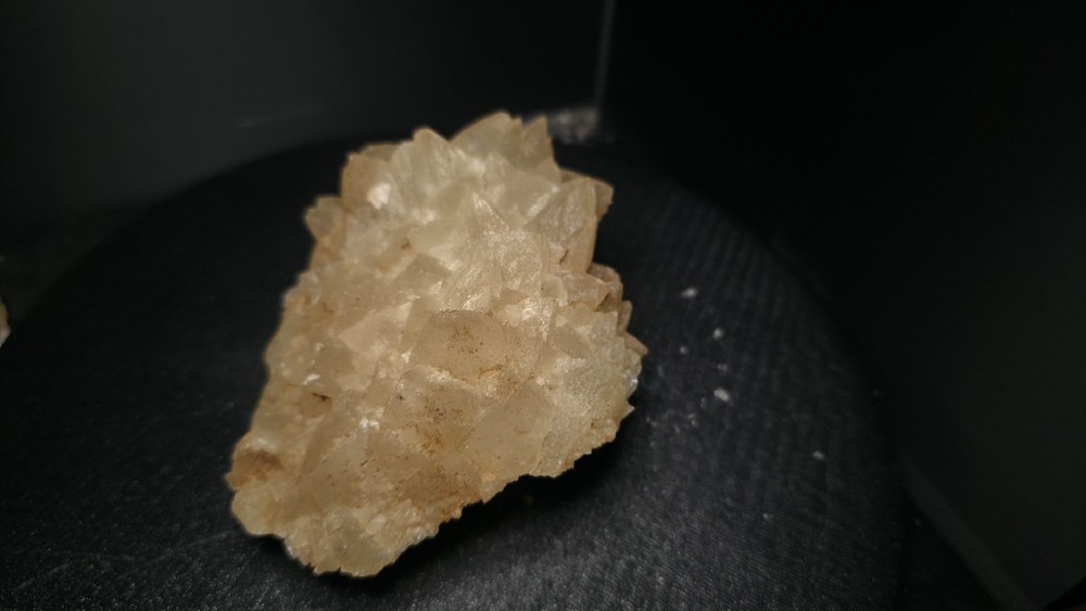 Phosphorescent UV Golden Yellow Specimen