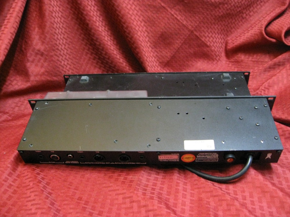 PAIR Electro-Voice (EV) XEQ-2 Electronic rackmount Crossover/Equalizer tested