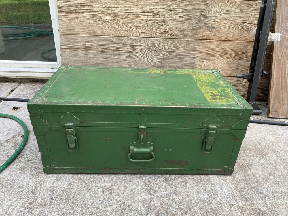 Antique vintage steamer trunk 1900s