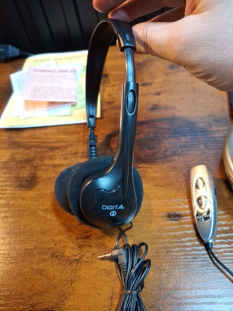 Durabrand 60 Second ESP CD PLAYER CD-895 complete New Without Box