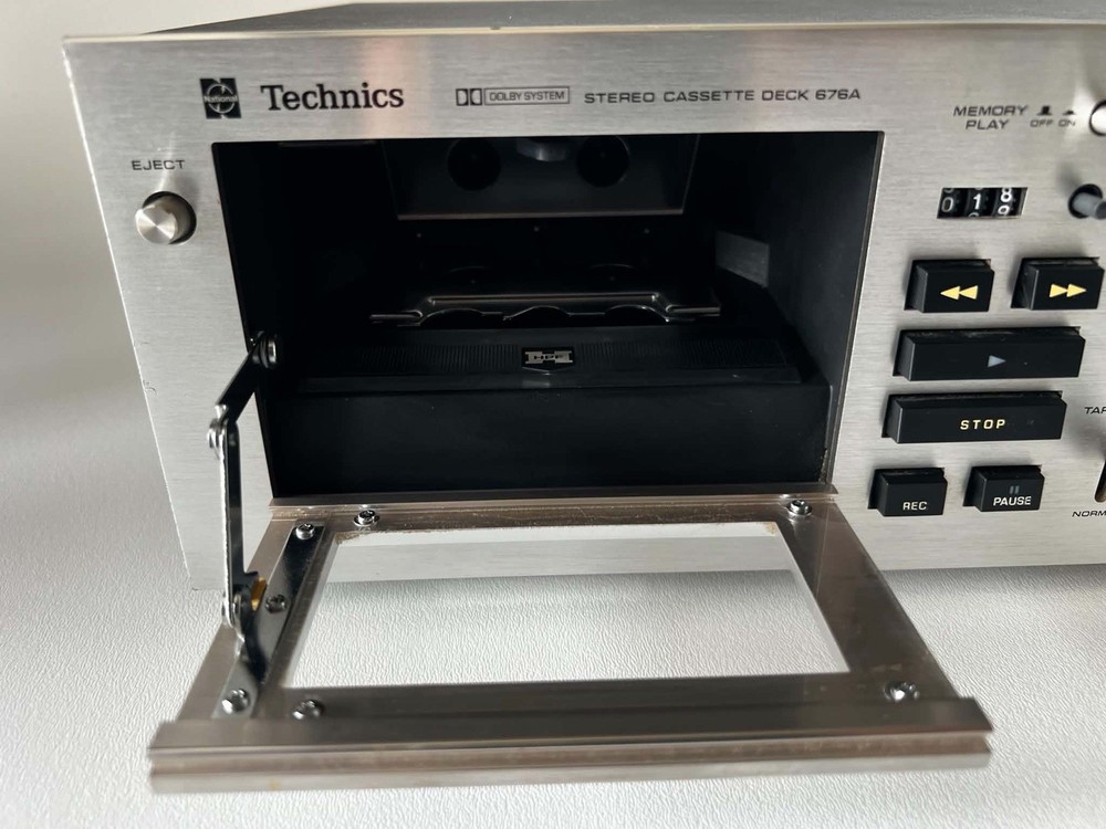 Technics RS-676AUS Stereo Cassette Deck (READ DESCRIPTION)