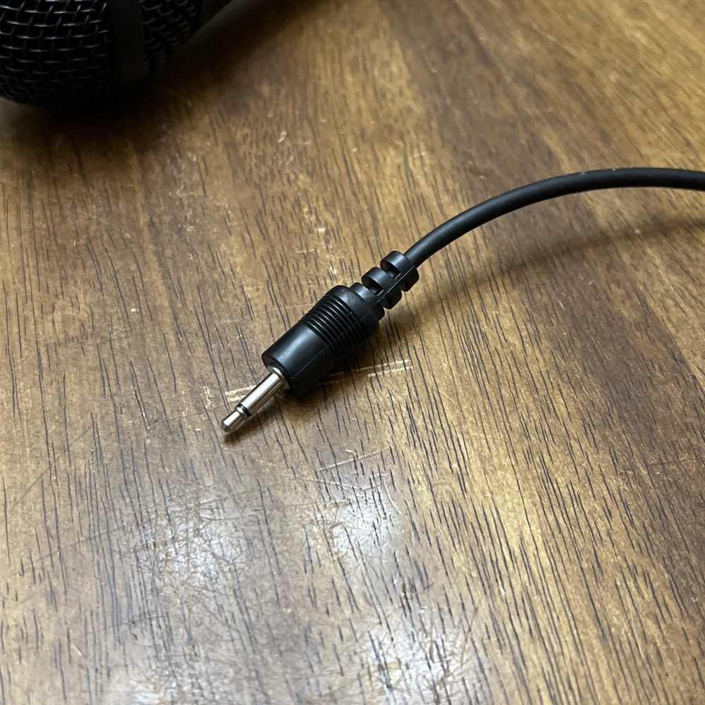 Samson R10S Dynamic Mic Multimedia Vocal Microphone with On/Off Switch