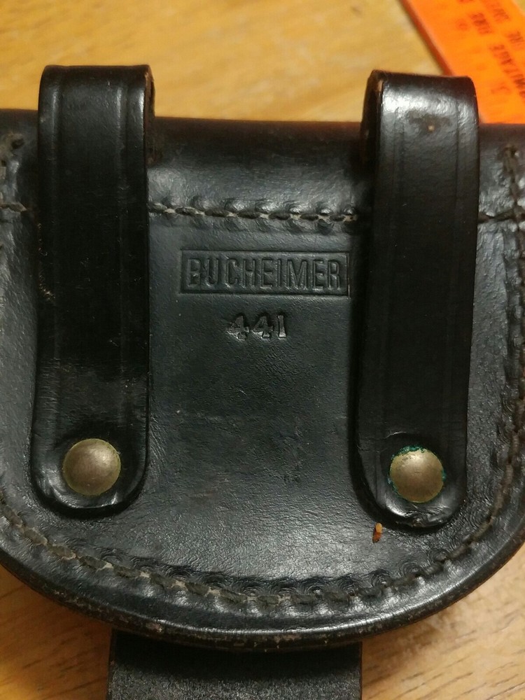 BUCHEIMER CUFF CASE? #441 BLACK LEATHER BELT LOOP 4" X 4"